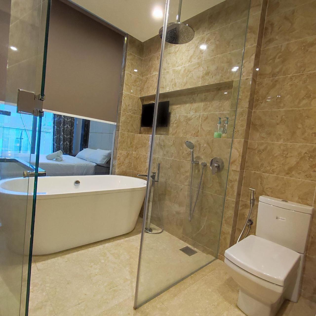 Dorsett Walk To Pavilion 1min With Bathtub And Infinity Pool Apartemen